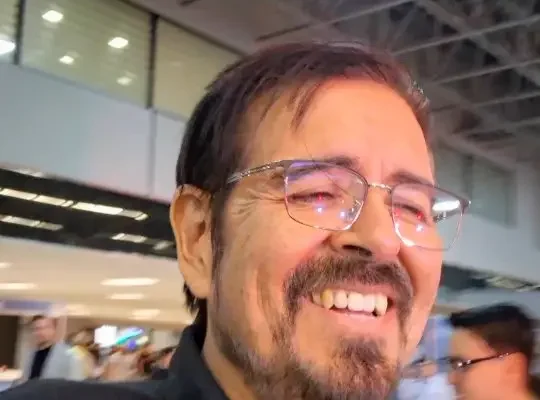 @johngeekng: geek, creador de contenido e instagramer con humor en Instagram México