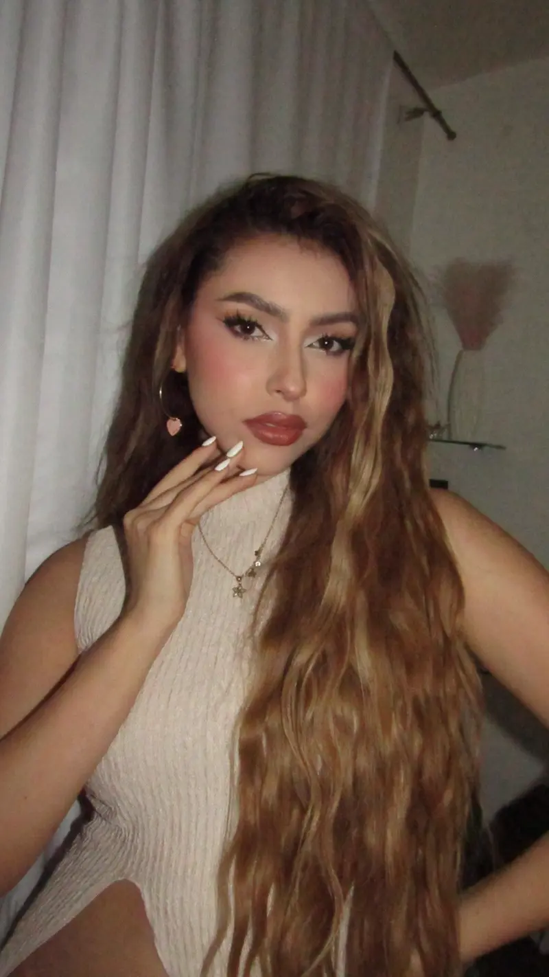 @_fernandaortegag: beauty model mexicana con marca propia