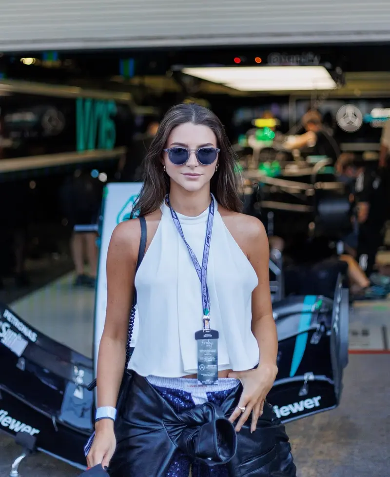 @milaafraanco: moda con sello propio que llego al paddock de F1