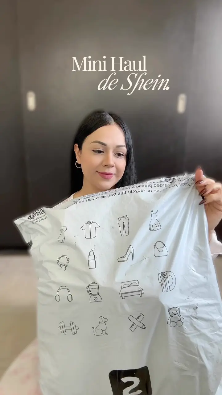@carlaconc___, la tapatía que combina belleza, moda y UGC