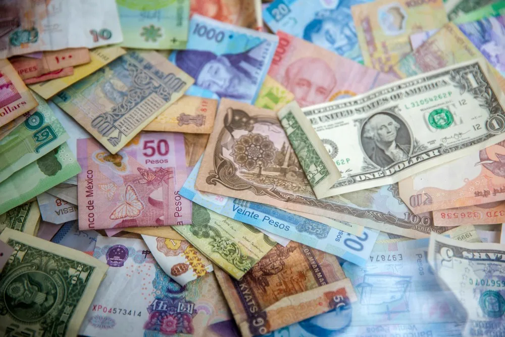Billetes de pesos mexicanos: cuanto cuesta comprar seguidores en Mexico
