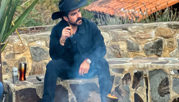 Vista previa de la publicación de Instagram de @Elpepeguti: agave, ron y una presencia que se siente auténtica